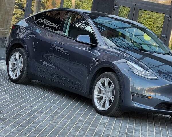 Серый Тесла Model Y, объемом двигателя 0 л и пробегом 28 тыс. км за 34999 $, фото 11 на Automoto.ua