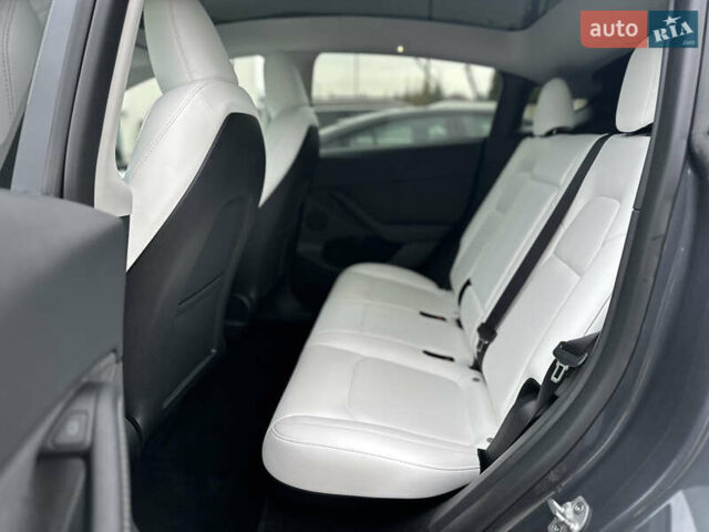 Сірий Тесла Model Y, об'ємом двигуна 0 л та пробігом 26 тис. км за 25999 $, фото 71 на Automoto.ua