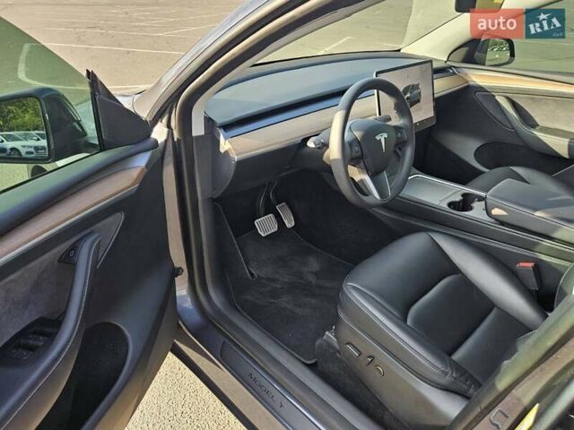 Серый Тесла Model Y, объемом двигателя 0 л и пробегом 34 тыс. км за 28300 $, фото 15 на Automoto.ua