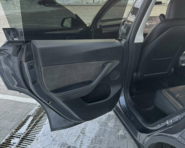 Серый Тесла Model Y, объемом двигателя 0 л и пробегом 20 тыс. км за 33000 $, фото 16 на Automoto.ua