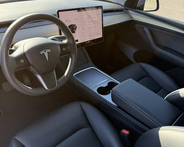 Серый Тесла Model Y, объемом двигателя 0 л и пробегом 46 тыс. км за 28300 $, фото 24 на Automoto.ua