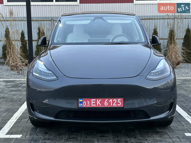 Серый Тесла Model Y, объемом двигателя 0 л и пробегом 10 тыс. км за 24800 $, фото 1 на Automoto.ua