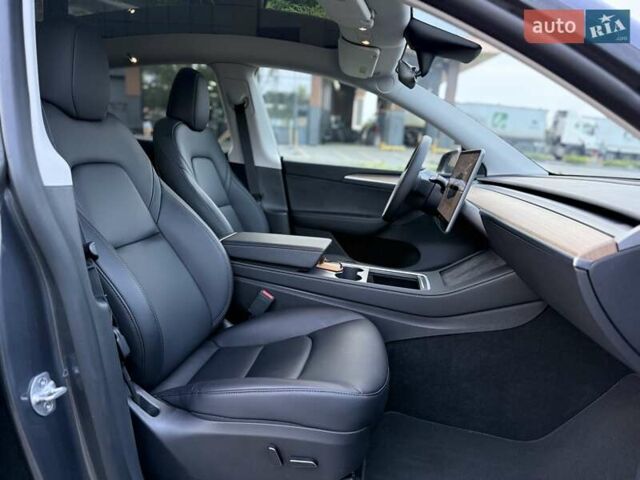 Серый Тесла Model Y, объемом двигателя 0 л и пробегом 30 тыс. км за 26500 $, фото 20 на Automoto.ua