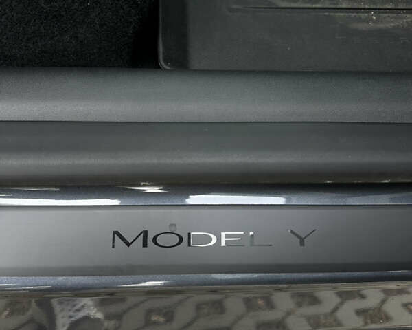 Серый Тесла Model Y, объемом двигателя 0 л и пробегом 22 тыс. км за 32000 $, фото 38 на Automoto.ua