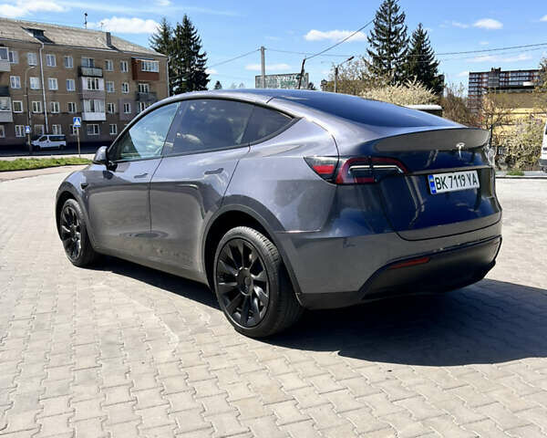 Серый Тесла Model Y, объемом двигателя 0 л и пробегом 38 тыс. км за 26900 $, фото 3 на Automoto.ua