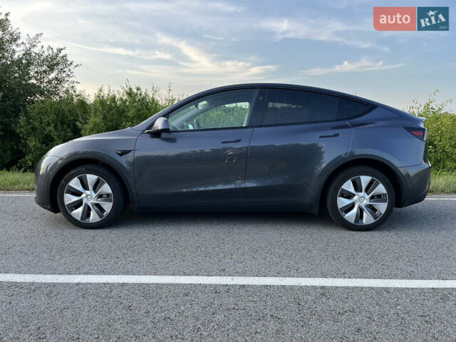Серый Тесла Model Y, объемом двигателя 0 л и пробегом 27 тыс. км за 28900 $, фото 4 на Automoto.ua