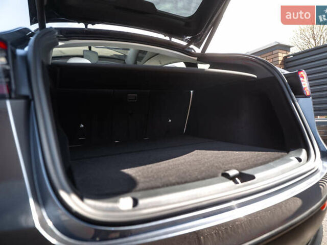 Серый Тесла Model Y, объемом двигателя 0 л и пробегом 20 тыс. км за 38000 $, фото 6 на Automoto.ua