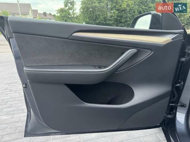 Сірий Тесла Model Y, об'ємом двигуна 0 л та пробігом 17 тис. км за 35999 $, фото 56 на Automoto.ua