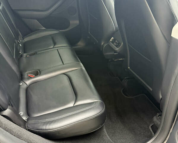 Сірий Тесла Model Y, об'ємом двигуна 0 л та пробігом 37 тис. км за 26800 $, фото 11 на Automoto.ua