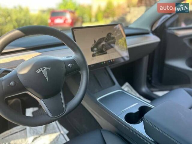 Серый Тесла Model Y, объемом двигателя 0 л и пробегом 1 тыс. км за 36000 $, фото 6 на Automoto.ua