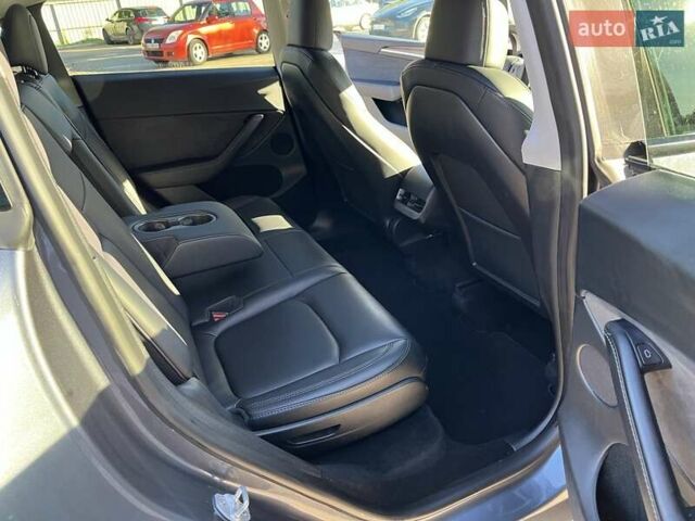Серый Тесла Model Y, объемом двигателя 0 л и пробегом 40 тыс. км за 27700 $, фото 15 на Automoto.ua