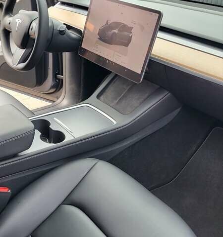 Серый Тесла Model Y, объемом двигателя 0 л и пробегом 18 тыс. км за 29500 $, фото 3 на Automoto.ua
