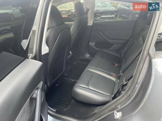 Серый Тесла Model Y, объемом двигателя 0 л и пробегом 41 тыс. км за 27500 $, фото 11 на Automoto.ua