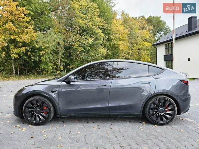 Серый Тесла Model Y, объемом двигателя 0 л и пробегом 32 тыс. км за 29500 $, фото 2 на Automoto.ua