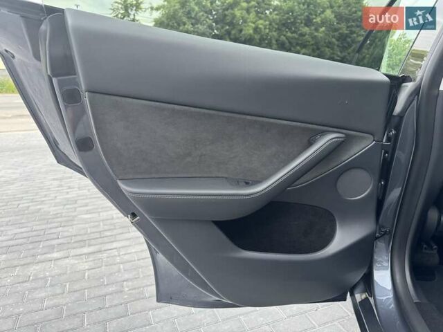 Сірий Тесла Model Y, об'ємом двигуна 0 л та пробігом 17 тис. км за 35999 $, фото 65 на Automoto.ua