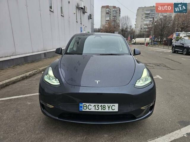 Серый Тесла Model Y, объемом двигателя 0 л и пробегом 23 тыс. км за 27000 $, фото 2 на Automoto.ua
