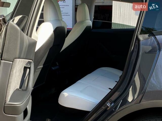 Серый Тесла Model Y, объемом двигателя 0 л и пробегом 32 тыс. км за 31999 $, фото 14 на Automoto.ua