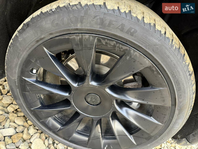 Сірий Тесла Model Y, об'ємом двигуна 0 л та пробігом 28 тис. км за 27900 $, фото 66 на Automoto.ua