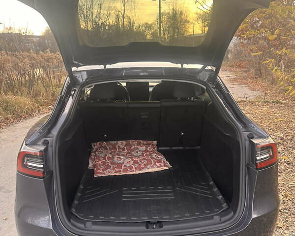 Сірий Тесла Model Y, об'ємом двигуна 0 л та пробігом 51 тис. км за 32300 $, фото 5 на Automoto.ua