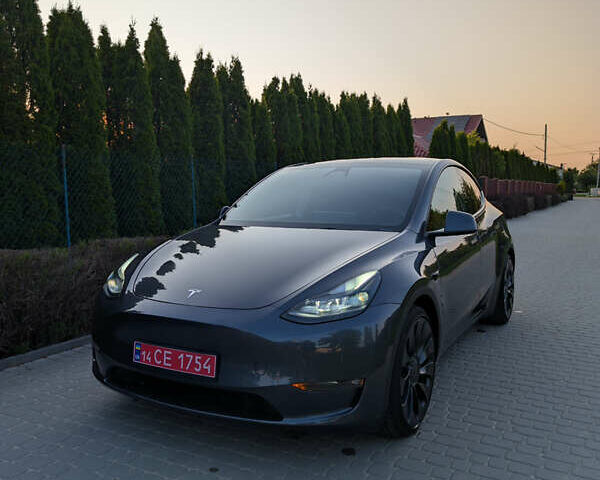 Серый Тесла Model Y, объемом двигателя 0 л и пробегом 47 тыс. км за 26000 $, фото 4 на Automoto.ua