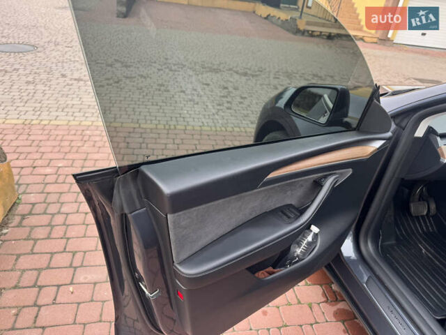 Сірий Тесла Model Y, об'ємом двигуна 0 л та пробігом 25 тис. км за 30000 $, фото 25 на Automoto.ua