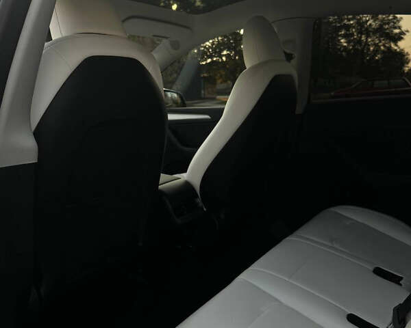 Серый Тесла Model Y, объемом двигателя 0 л и пробегом 31 тыс. км за 36500 $, фото 13 на Automoto.ua