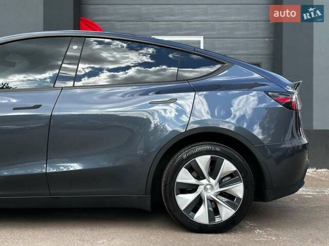 Серый Тесла Model Y, объемом двигателя 0 л и пробегом 32 тыс. км за 31999 $, фото 6 на Automoto.ua
