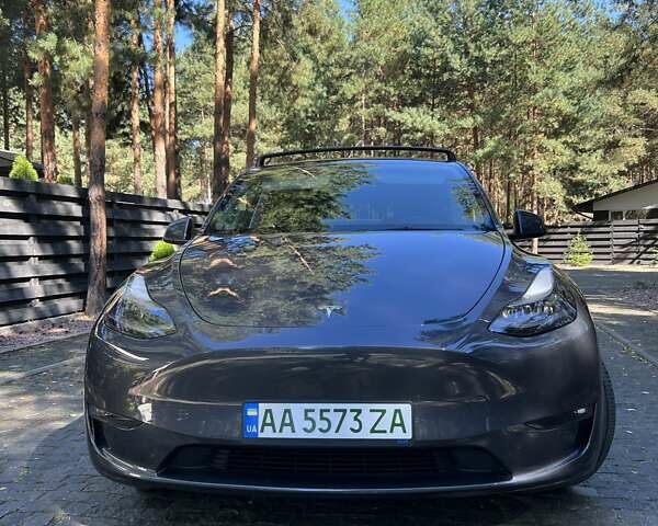 Серый Тесла Model Y, объемом двигателя 0 л и пробегом 17 тыс. км за 33900 $, фото 4 на Automoto.ua