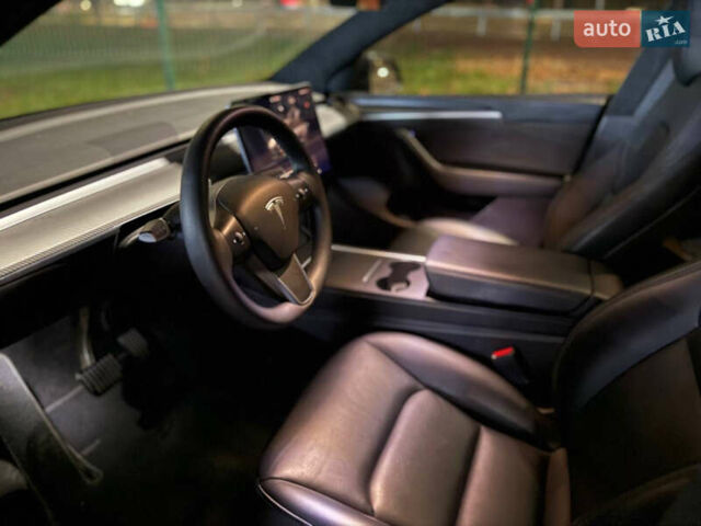 Серый Тесла Model Y, объемом двигателя 0 л и пробегом 72 тыс. км за 29999 $, фото 8 на Automoto.ua