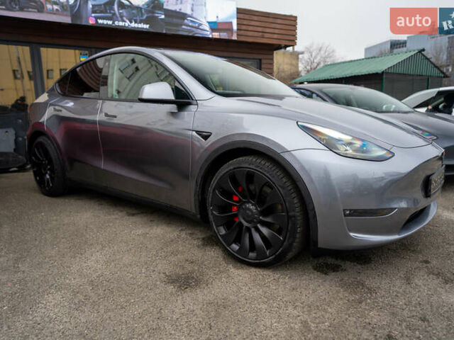 Серый Тесла Model Y, объемом двигателя 0 л и пробегом 61 тыс. км за 32500 $, фото 3 на Automoto.ua