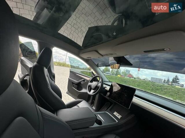 Серый Тесла Model Y, объемом двигателя 0 л и пробегом 9 тыс. км за 28950 $, фото 23 на Automoto.ua
