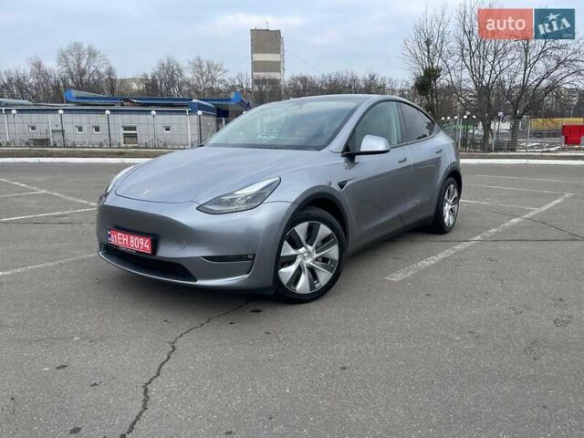 Серый Тесла Model Y, объемом двигателя 0 л и пробегом 25 тыс. км за 37500 $, фото 3 на Automoto.ua