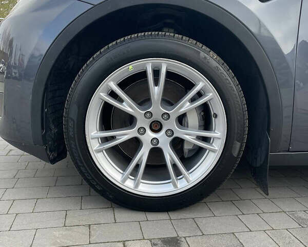 Серый Тесла Model Y, объемом двигателя 0 л и пробегом 41 тыс. км за 27300 $, фото 24 на Automoto.ua
