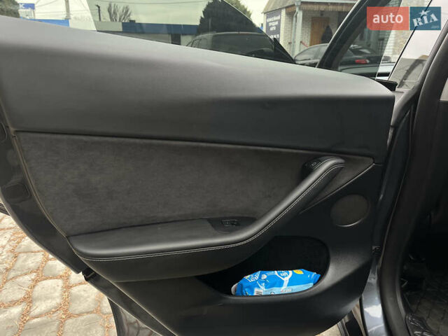 Серый Тесла Model Y, объемом двигателя 0 л и пробегом 10 тыс. км за 41000 $, фото 18 на Automoto.ua