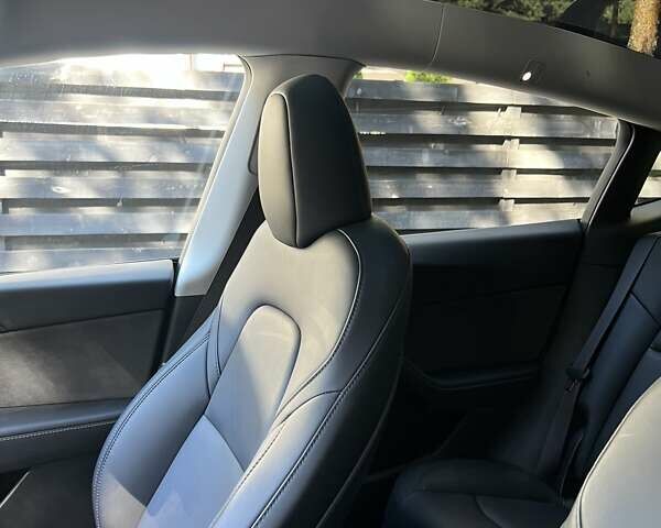 Серый Тесла Model Y, объемом двигателя 0 л и пробегом 17 тыс. км за 33900 $, фото 27 на Automoto.ua