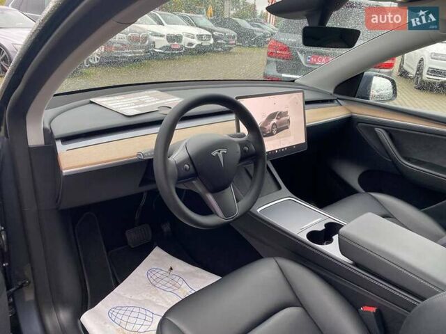 Серый Тесла Model Y, объемом двигателя 0 л и пробегом 30 тыс. км за 31700 $, фото 9 на Automoto.ua