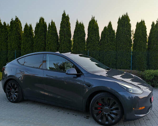 Серый Тесла Model Y, объемом двигателя 0 л и пробегом 47 тыс. км за 26000 $, фото 15 на Automoto.ua