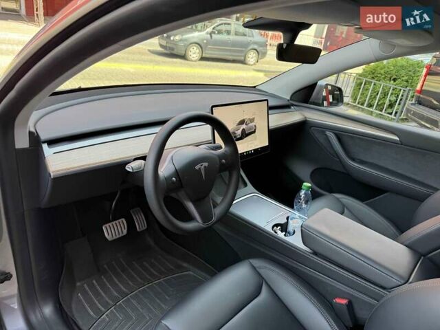 Серый Тесла Model Y, объемом двигателя 0 л и пробегом 20 тыс. км за 42900 $, фото 16 на Automoto.ua