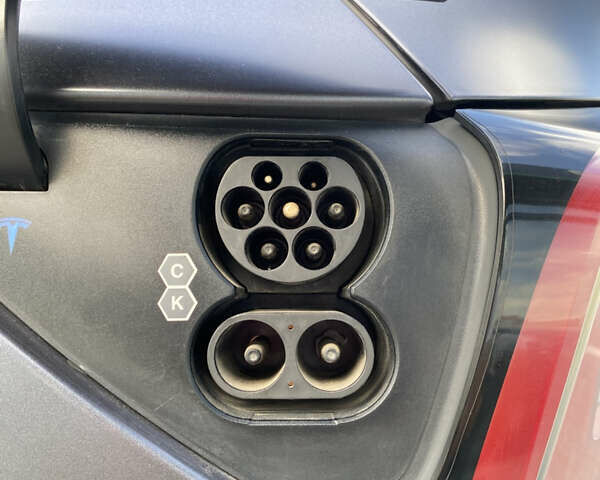 Сірий Тесла Model Y, об'ємом двигуна 0 л та пробігом 116 тис. км за 33000 $, фото 3 на Automoto.ua