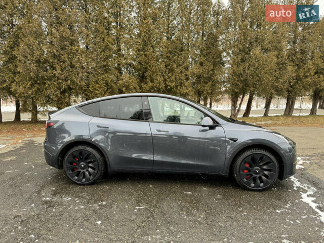Серый Тесла Model Y, объемом двигателя 0 л и пробегом 28 тыс. км за 28200 $, фото 5 на Automoto.ua