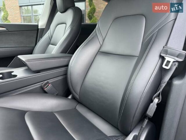 Сірий Тесла Model Y, об'ємом двигуна 0 л та пробігом 17 тис. км за 35999 $, фото 49 на Automoto.ua