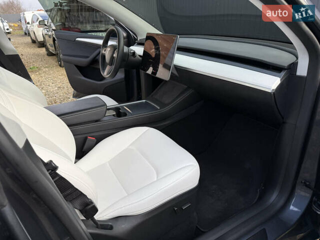 Сірий Тесла Model Y, об'ємом двигуна 0 л та пробігом 28 тис. км за 27900 $, фото 50 на Automoto.ua