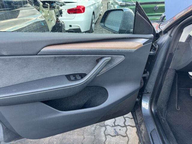Сірий Тесла Model Y, об'ємом двигуна 0 л та пробігом 29 тис. км за 15900 $, фото 7 на Automoto.ua