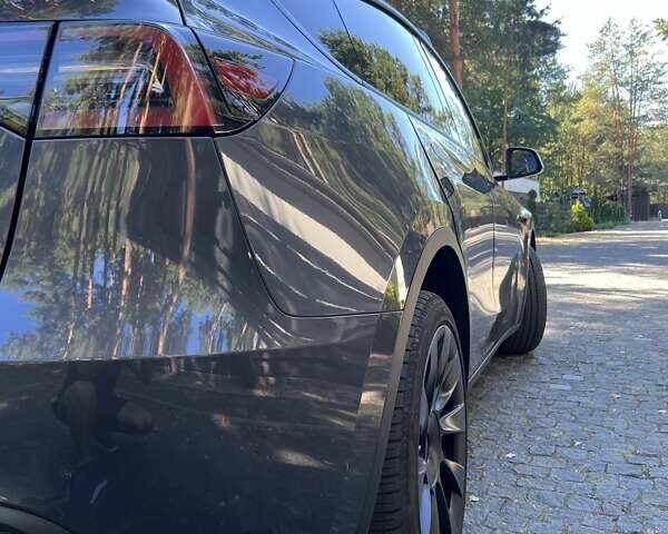 Серый Тесла Model Y, объемом двигателя 0 л и пробегом 17 тыс. км за 33900 $, фото 20 на Automoto.ua