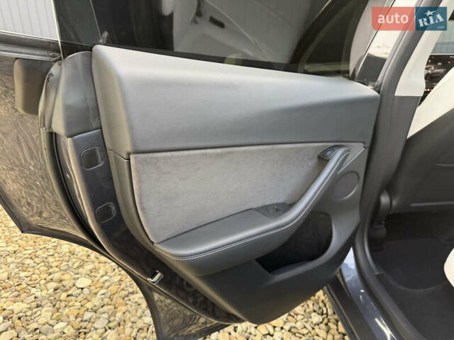 Сірий Тесла Model Y, об'ємом двигуна 0 л та пробігом 28 тис. км за 27900 $, фото 41 на Automoto.ua