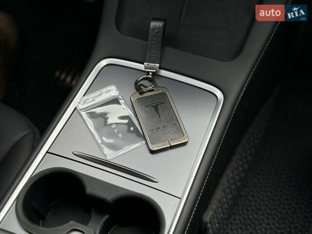 Серый Тесла Model Y, объемом двигателя 0 л и пробегом 26 тыс. км за 33500 $, фото 34 на Automoto.ua