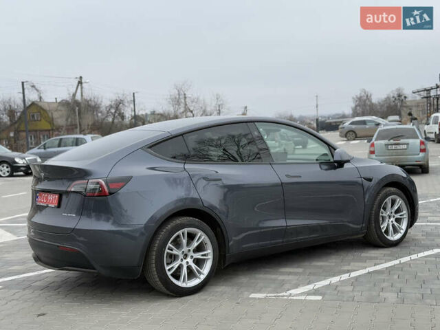 Серый Тесла Model Y, объемом двигателя 0 л и пробегом 27 тыс. км за 29500 $, фото 6 на Automoto.ua