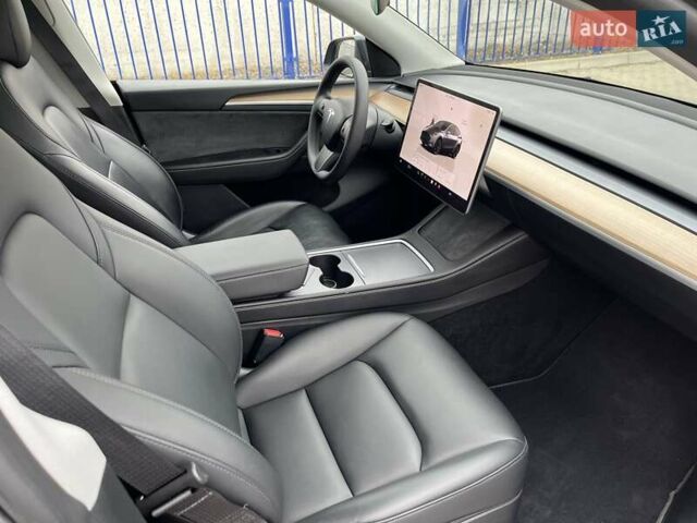 Серый Тесла Model Y, объемом двигателя 0 л и пробегом 60 тыс. км за 29000 $, фото 18 на Automoto.ua