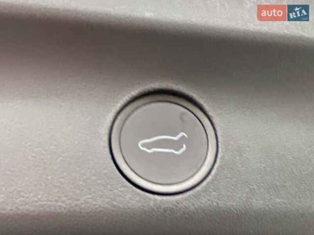 Серый Тесла Model Y, объемом двигателя 0 л и пробегом 26 тыс. км за 39000 $, фото 24 на Automoto.ua