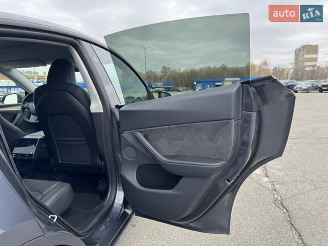 Серый Тесла Model Y, объемом двигателя 0 л и пробегом 10 тыс. км за 27900 $, фото 37 на Automoto.ua